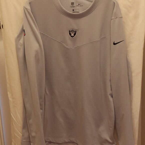 Nike Other - Men's EUC Raiders Fleece Size L
